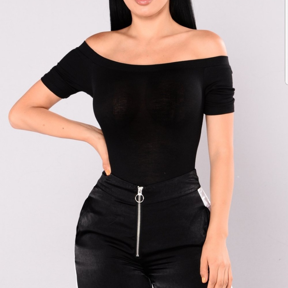 Avery off the shoulder bodysuit